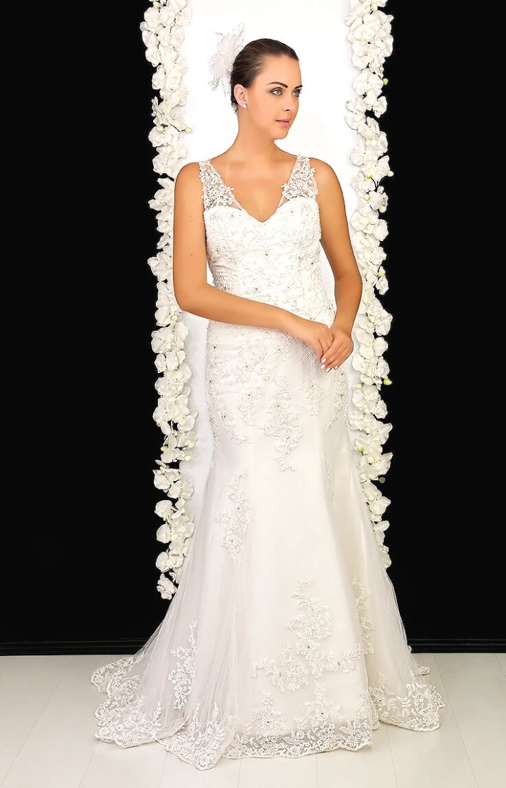 Vestido de Novia ALESSIA - Elena Reynoso Vestido de novia color marfil en encaje, con una silueta en corte sirena.