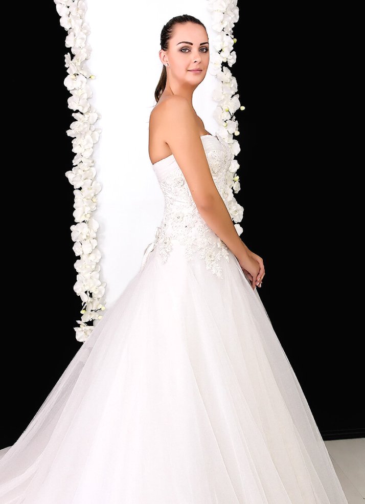Vestido de Novia BEVERLY - Elena Reynoso Vestido de Novia diseñado en telas de organza y encaje