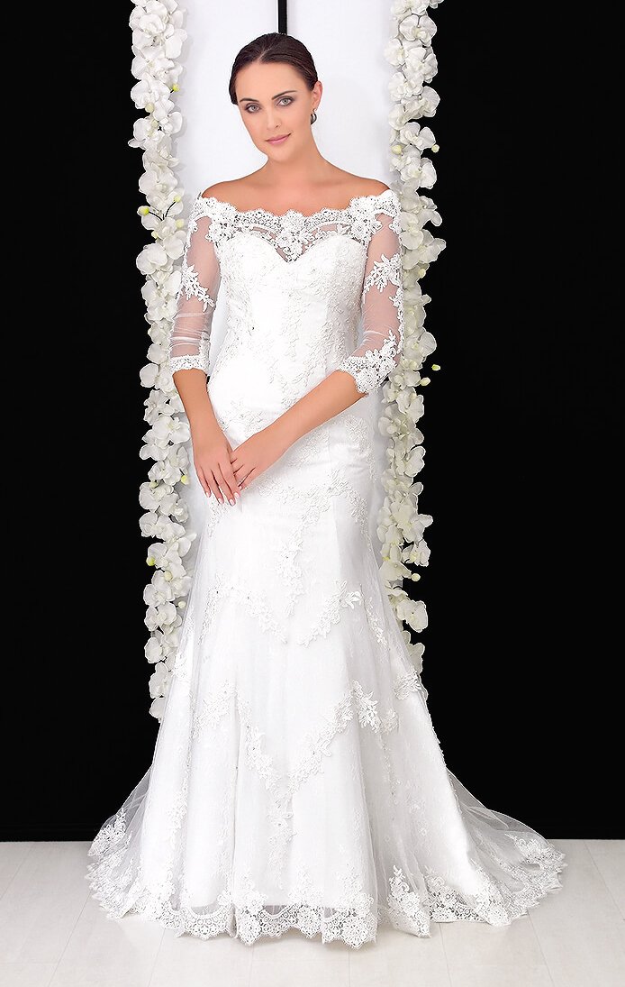 Vestido de Novia LILIAN - Elena Reynoso Este vestido de novia es perfecto para una boda que inspira la elegancia real.