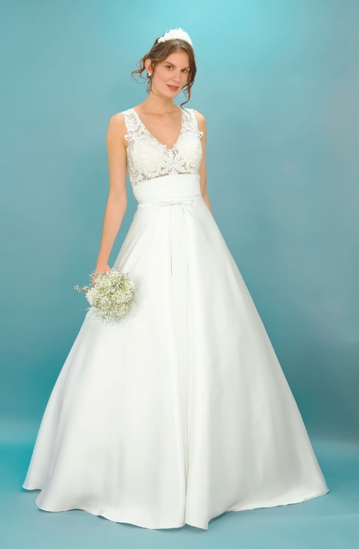 Elena Reynoso Vestido de Novia Alicia vestido de novia escote en v.