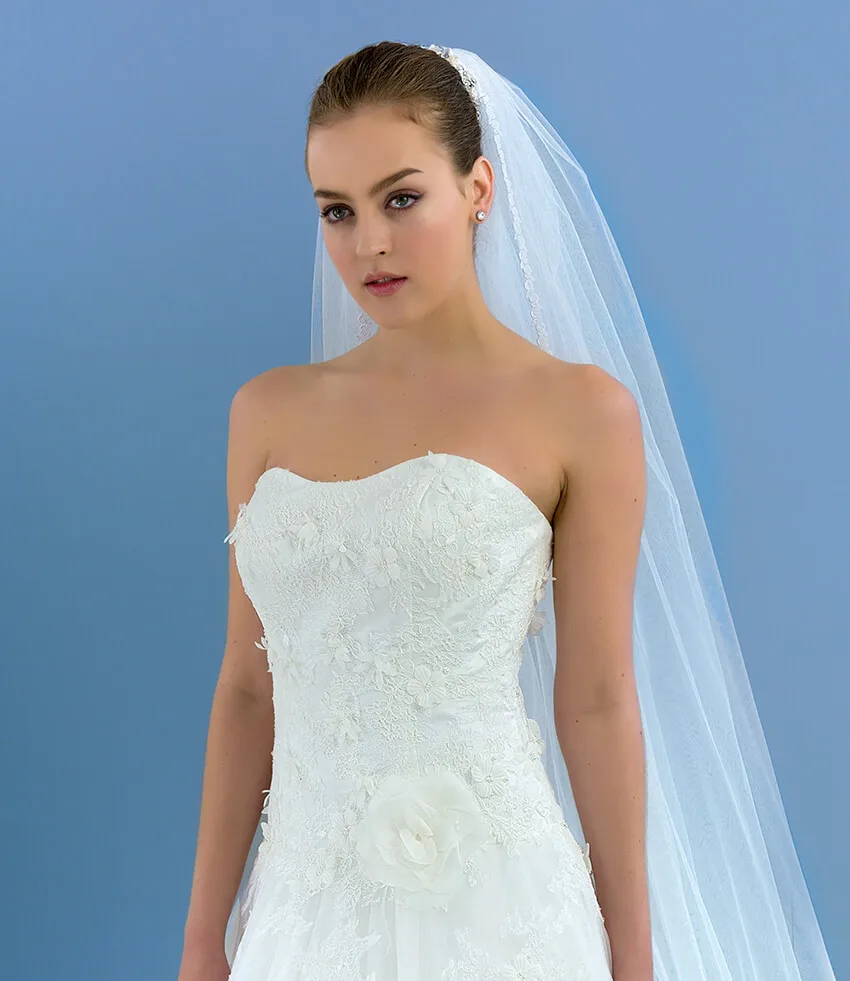 Vestido ajustado de alta costura para novia con espalda descubierta