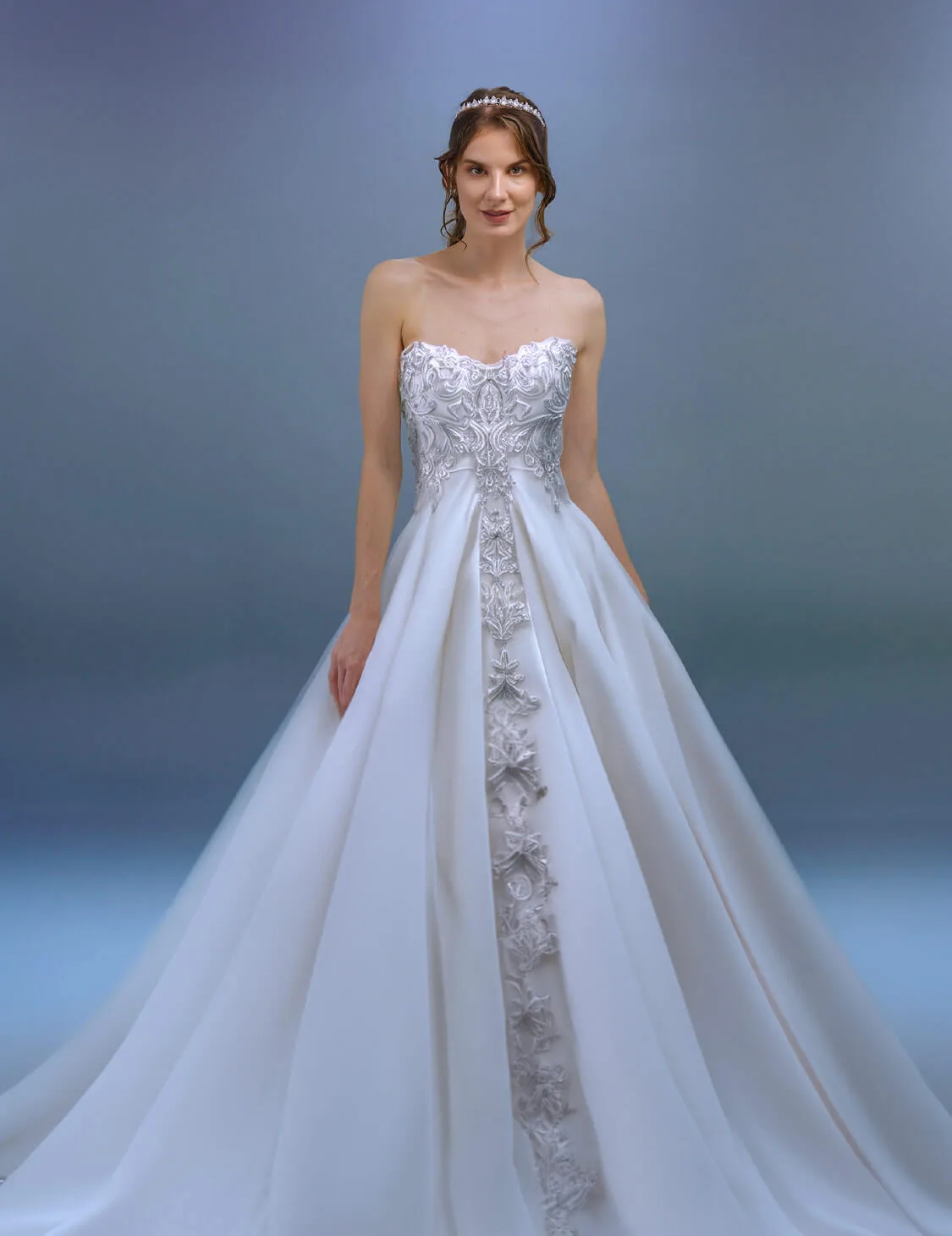 Vestido de novia con corpiño sin tirantes