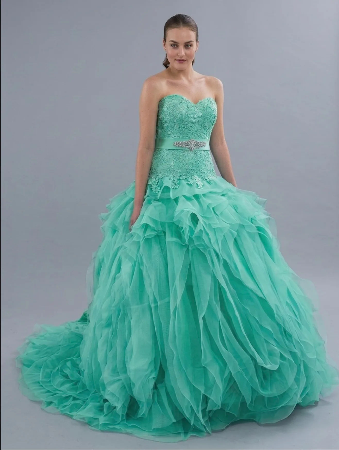 Vestido de 15 años verde agua Elena Reynoso